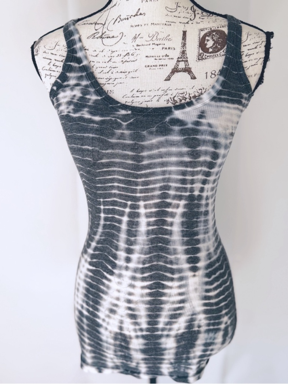 Sleeveless Tie-Dye Ribbed Tank Top  / grey and white